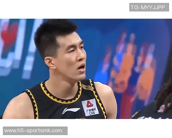 郭艾伦半场表现出色8投4中斩获10分3篮板1助攻压哨三分惊艳全场